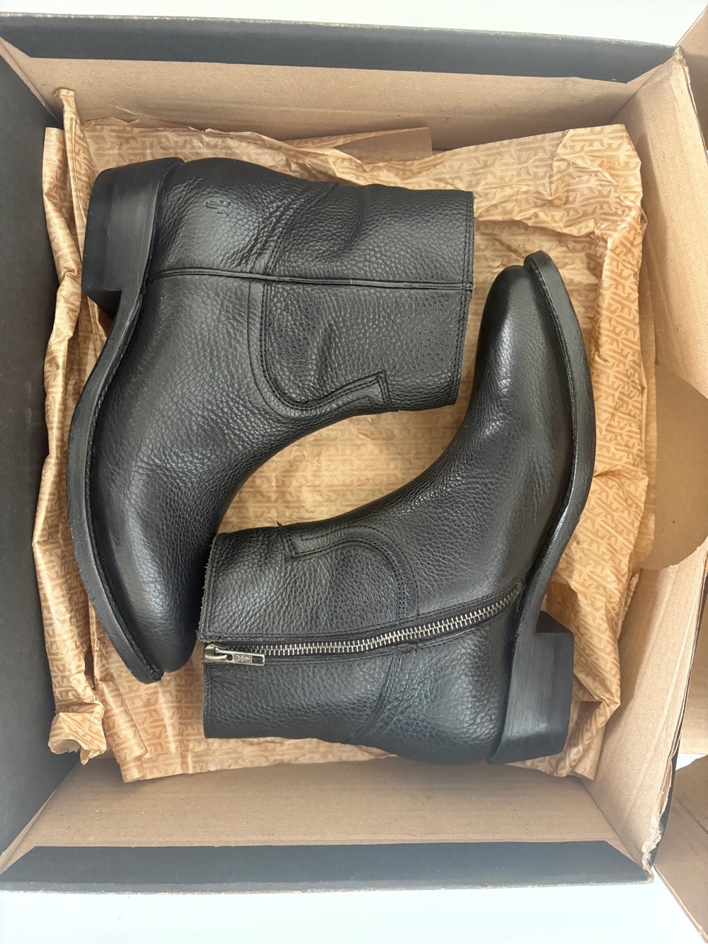 Frye Black Billy Boot Leather Ankle Boot - Picture 8 of 12